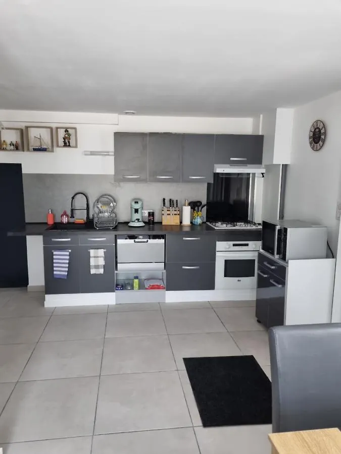 Hostal La Lande Chauvin La Chapelle-Saint-Aubert Casa rural